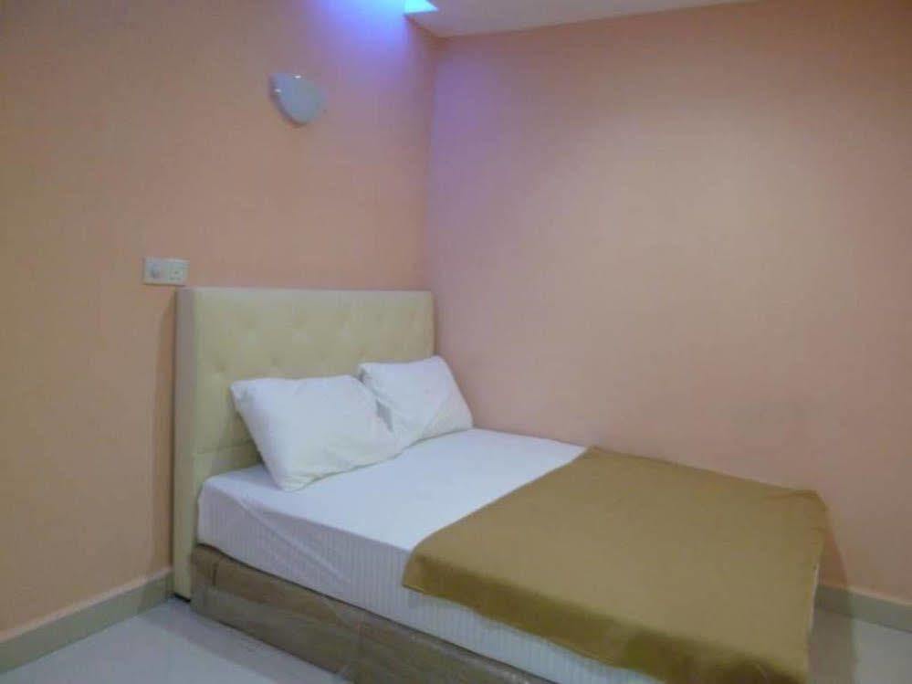 Отель Nilai H2 Экстерьер фото